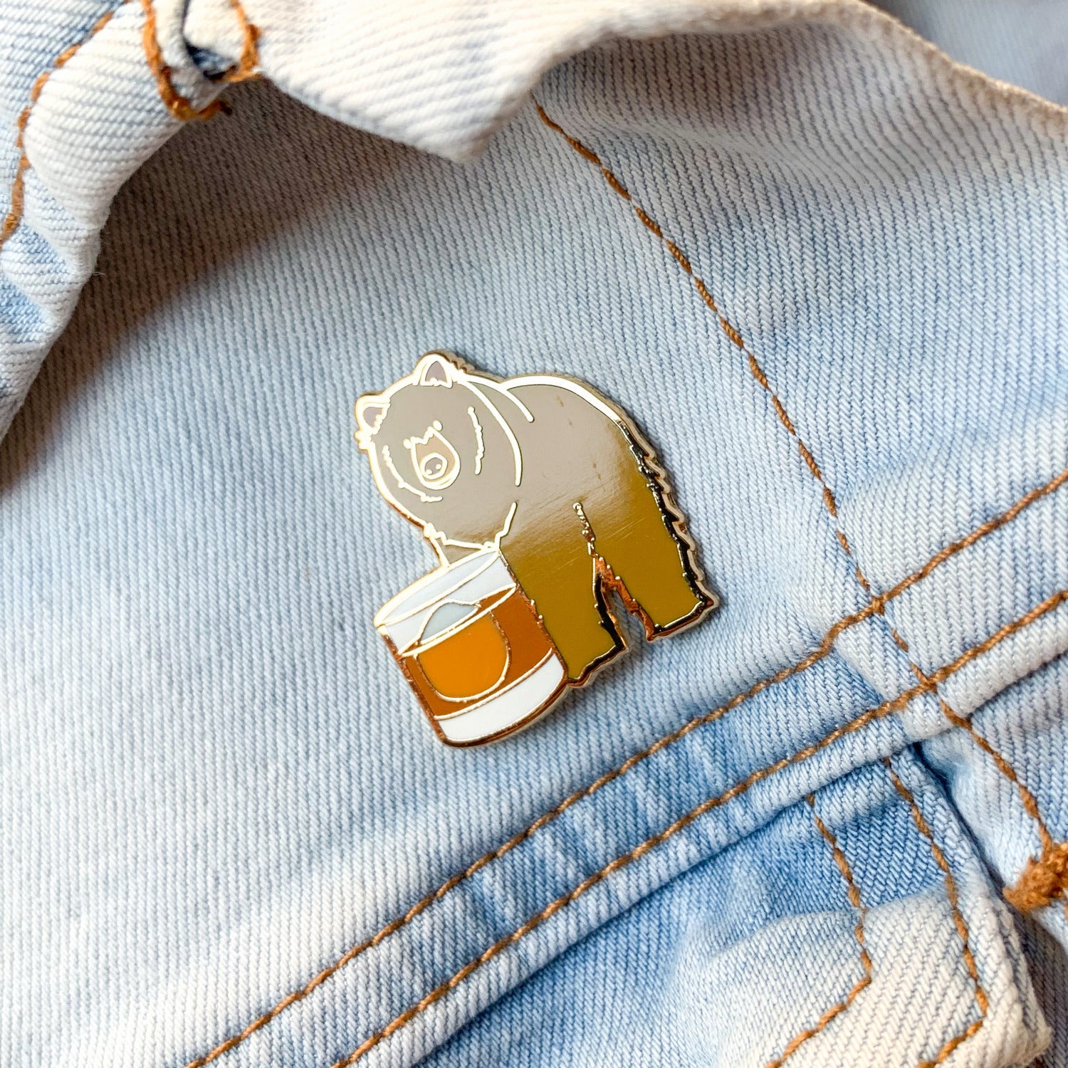 Giraffe x Beer Enamel Pin – Cocktail Critters